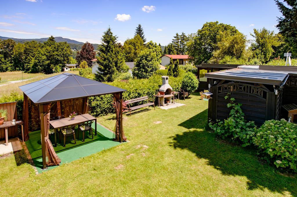 Hotel Haus Charlie Velden am Wörthersee Exterior foto