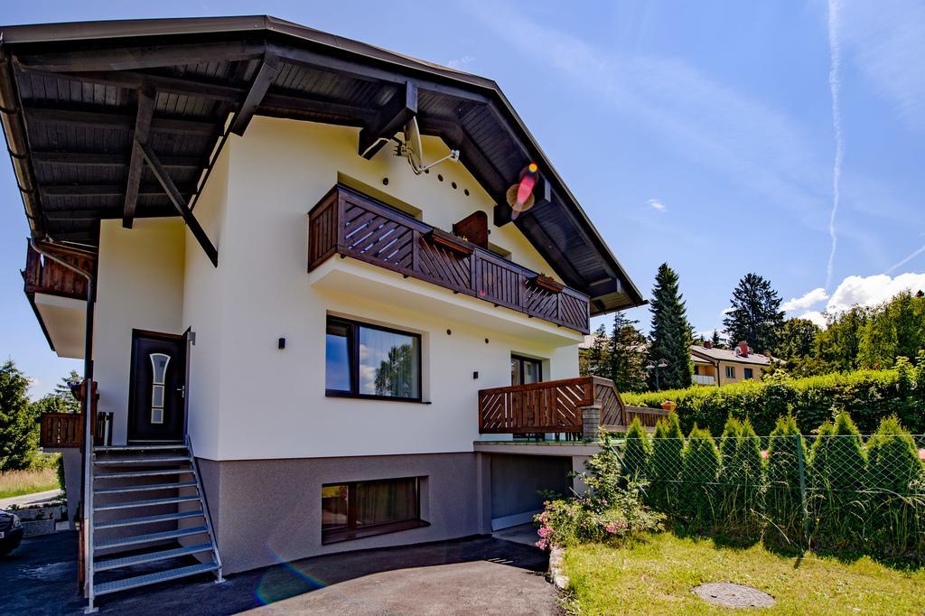 Hotel Haus Charlie Velden am Wörthersee Exterior foto