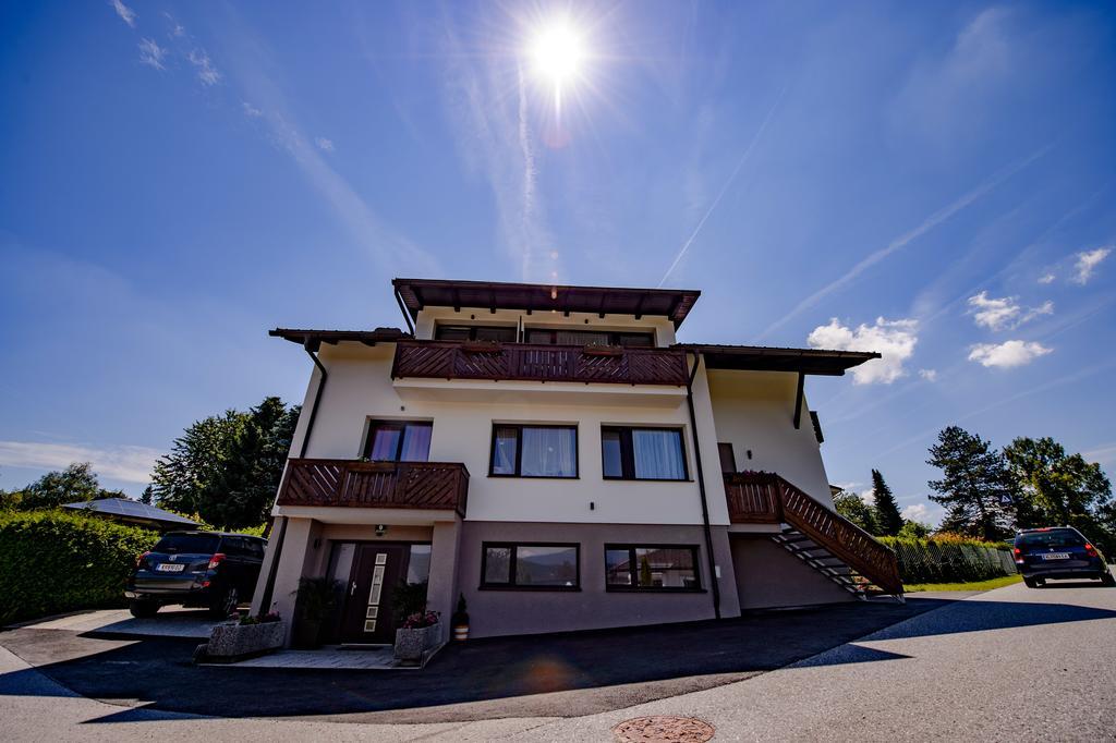 Hotel Haus Charlie Velden am Wörthersee Exterior foto