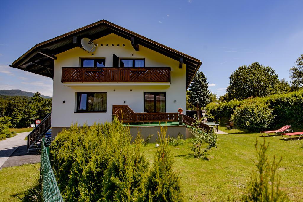 Hotel Haus Charlie Velden am Wörthersee Exterior foto