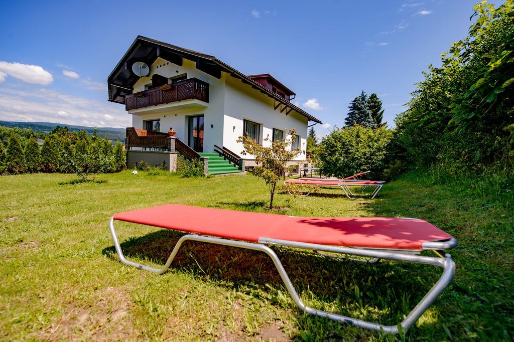 Hotel Haus Charlie Velden am Wörthersee Exterior foto