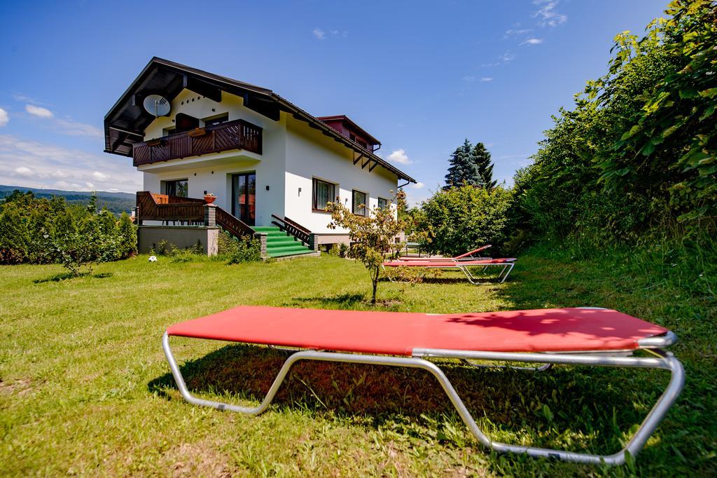 Hotel Haus Charlie Velden am Wörthersee Exterior foto