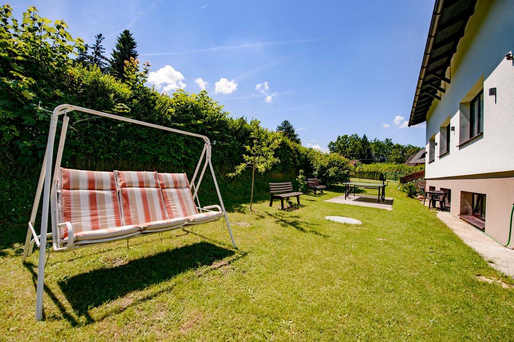 Hotel Haus Charlie Velden am Wörthersee Exterior foto